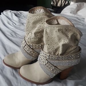 Not rated booties size 6.5